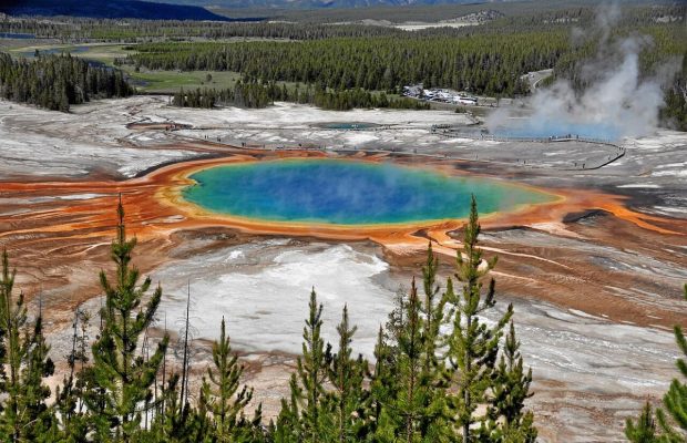 Над сплячим супервулканом в США піднявся величезний масив території, - вчені