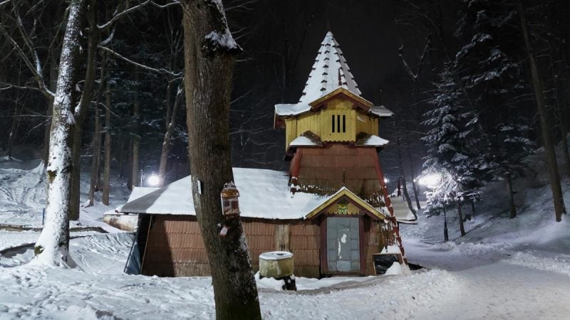 Рясні снігопади в Україні: Трускавець перетворився на справжню зимову казку (фоторепортаж)