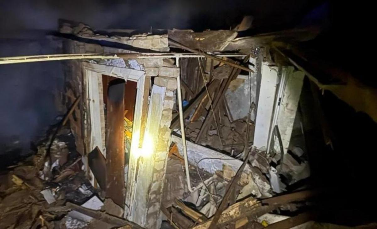 Россияне ночью ударили по Днепру - убили мужчину и женщину (фото) Россияне ночью ударили по Днепру - убили мужчину и женщину (фото)