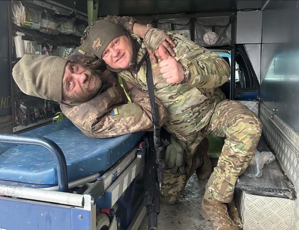 Раненый боец ВСУ выбрался из плена, еще и взял с собой двух российских штурмовиков