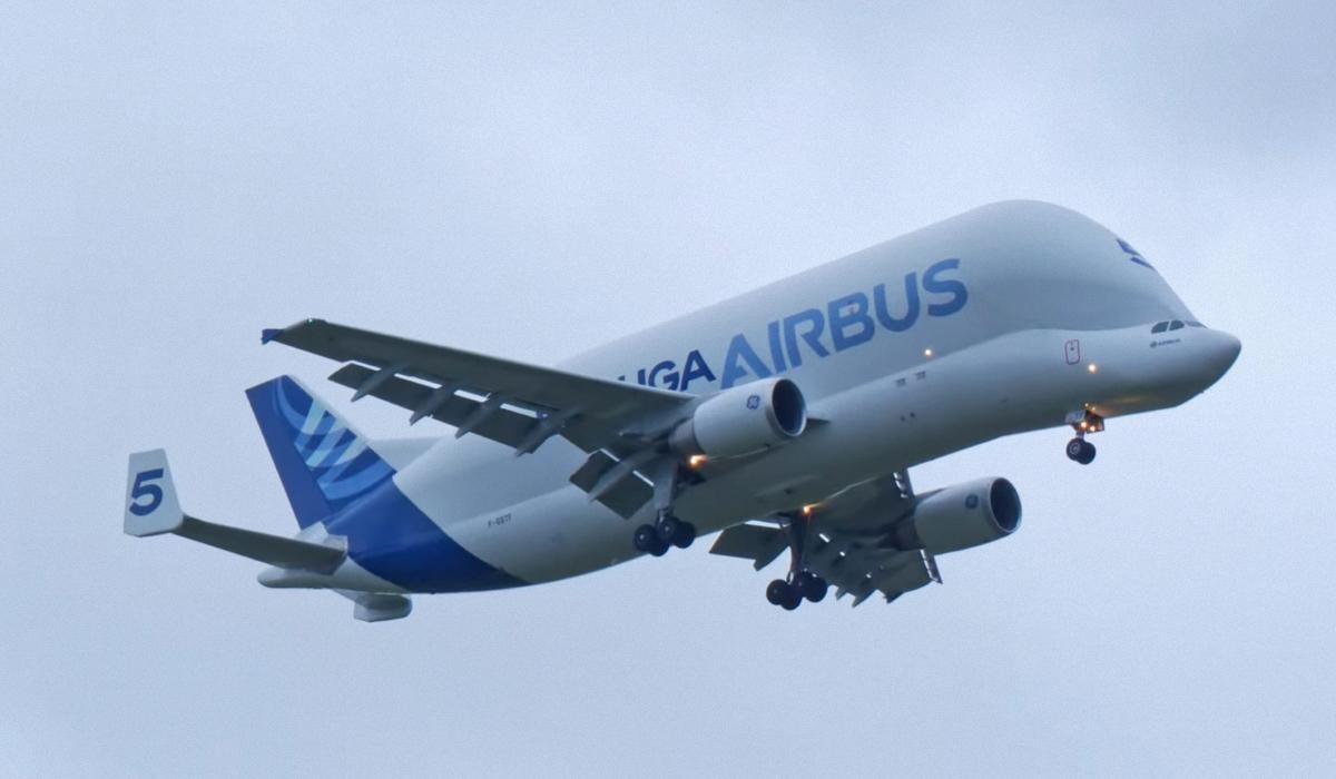 Один из самых известных самолетов в мире совершил свой последний полет (видео)