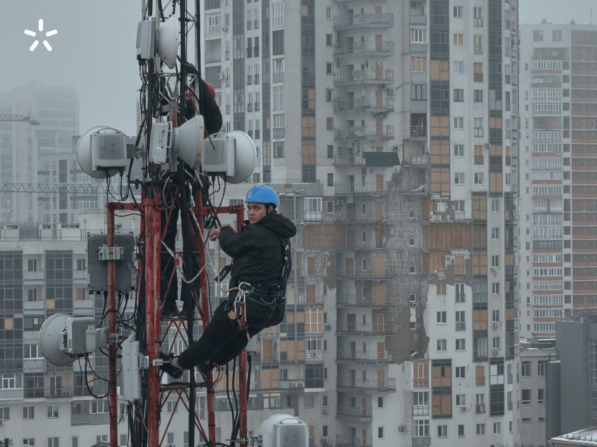 Зв’язок – це люди: Київстар презентує фотопроєкт з Костянтином та Владою Ліберовими Зв’язок – це люди: Київстар презентує фотопроєкт з Костянтином та Владою Ліберовими