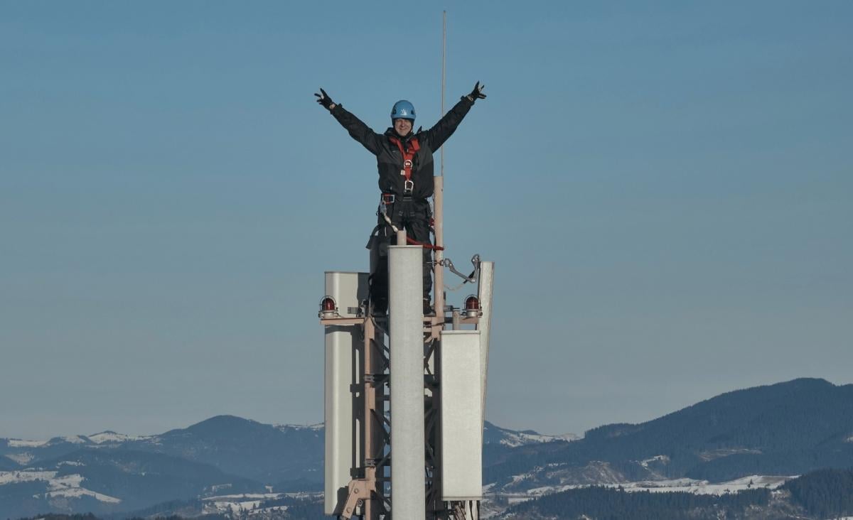Зв’язок – це люди: Київстар презентує фотопроєкт з Костянтином та Владою Ліберовими Зв’язок – це люди: Київстар презентує фотопроєкт з Костянтином та Владою Ліберовими