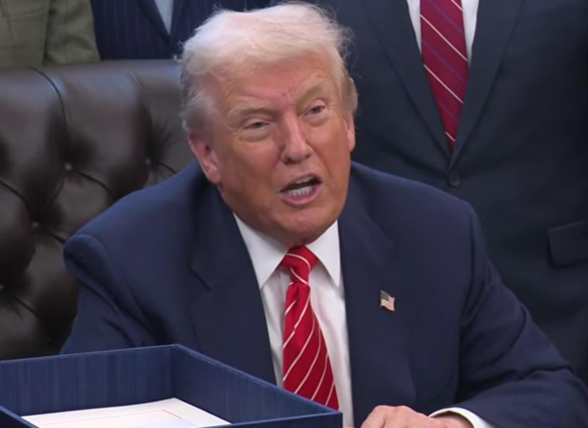 Трамп пояснив, навіщо таємно змінив літак після саміту НАТО в Туреччині