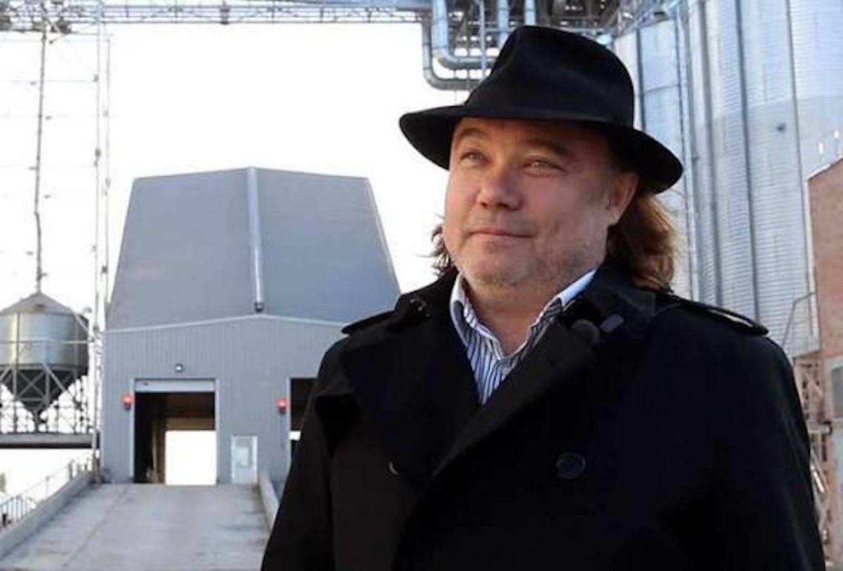 Агрохолдинг I&U Group оголошеного в розшук Сергія Тарасова фігурує у справі НАБУ про незаконне виведення землі