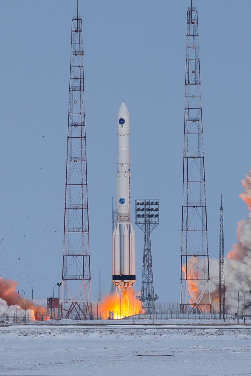 Росія вперше за майже три роки запустила важку ракету 'Протон-М' (фото)