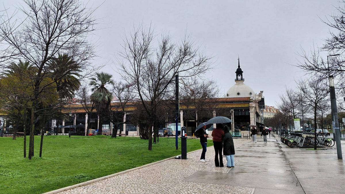 Португалія у лютому з курсом євро 52: плюси, мінуси, підводні камені