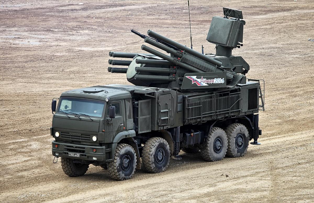 Россия перебросила к Московскому НПЗ кучу 'Панцирей' после ударов Украины, - аналитики Россия перебросила к Московскому НПЗ кучу 'Панцирей' после ударов Украины, - аналитики