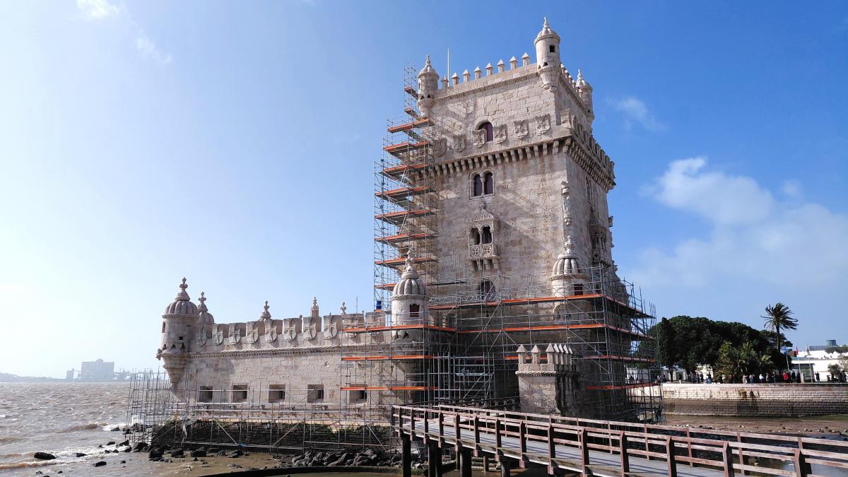 Португалія у лютому з курсом євро 52: плюси, мінуси, підводні камені Португалія у лютому з курсом євро 52: плюси, мінуси, підводні камені