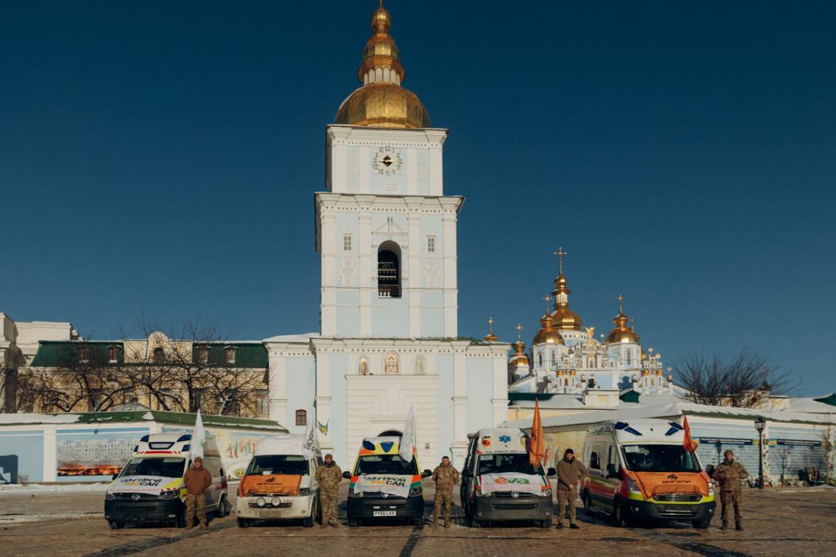 Патронатна служба 'Янголи' отримала 5 евакуаційних медичних авто