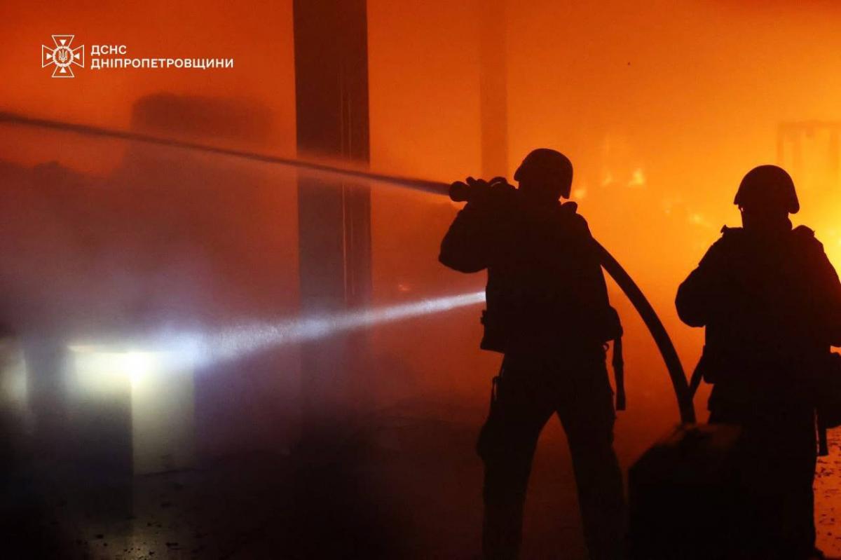 РФ массированно атаковала энергетику пяти областей: есть перебои со светом, теплом и водой РФ массированно атаковала энергетику пяти областей: есть перебои со светом, теплом и водой