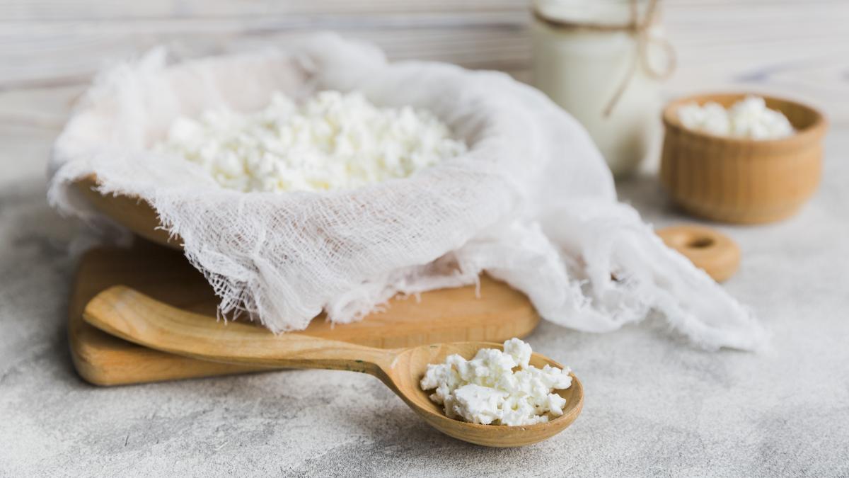 Що додати до сиру, щоб він не розтікався 