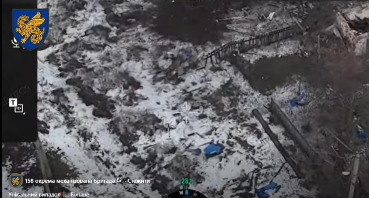 Дрон з гучномовцем допоміг взяти в полон 5 росіян: у ЗСУ показали, як це сталося (відео) Дрон з гучномовцем допоміг взяти в полон 5 росіян: у ЗСУ показали, як це сталося (відео)