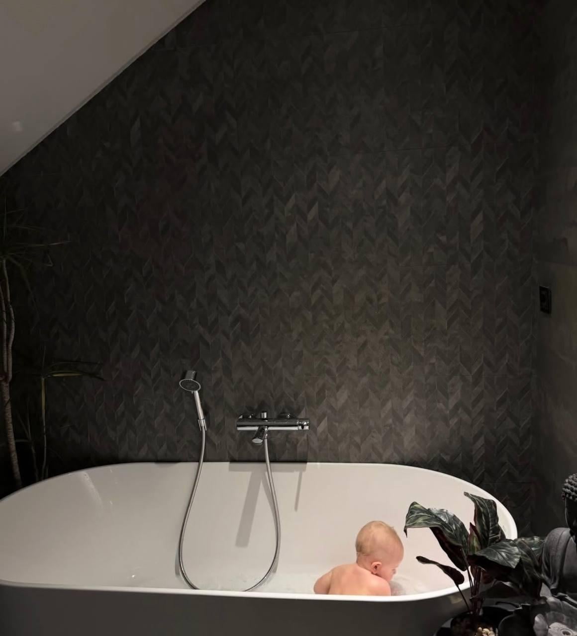 Нікітюк замилувала мережу новими фото 8-місячного сина