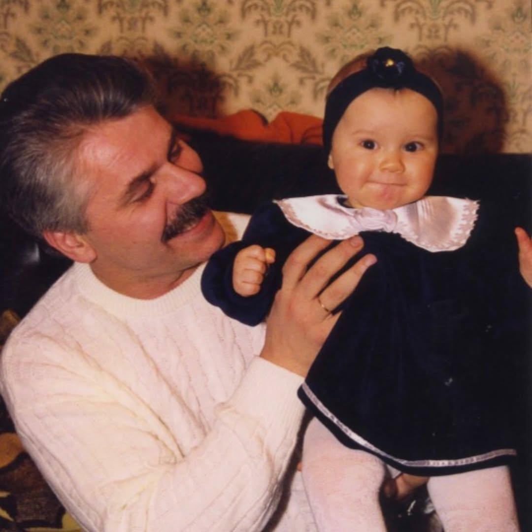 Зібров публічно звернувся до дочки і показав фото з нею, зроблені майже 30 років тому