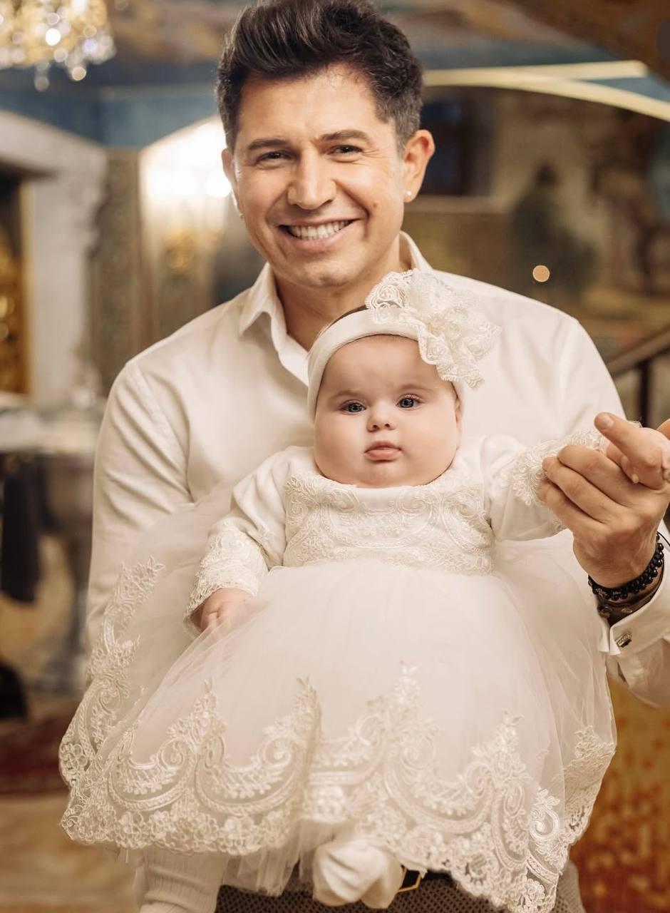 Джеджула вперше показав обличчя молодшої доньки (фото)