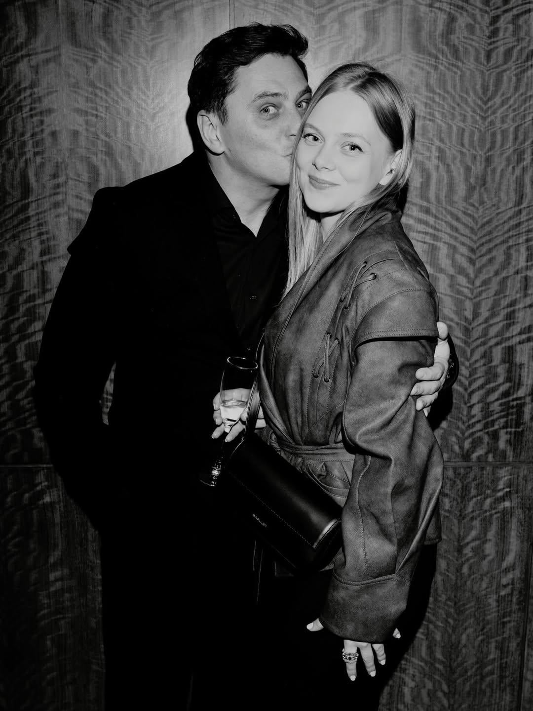 48-летний украинский актер впервые показал свою молодую невесту (фото) 48-летний украинский актер впервые показал свою молодую невесту (фото)