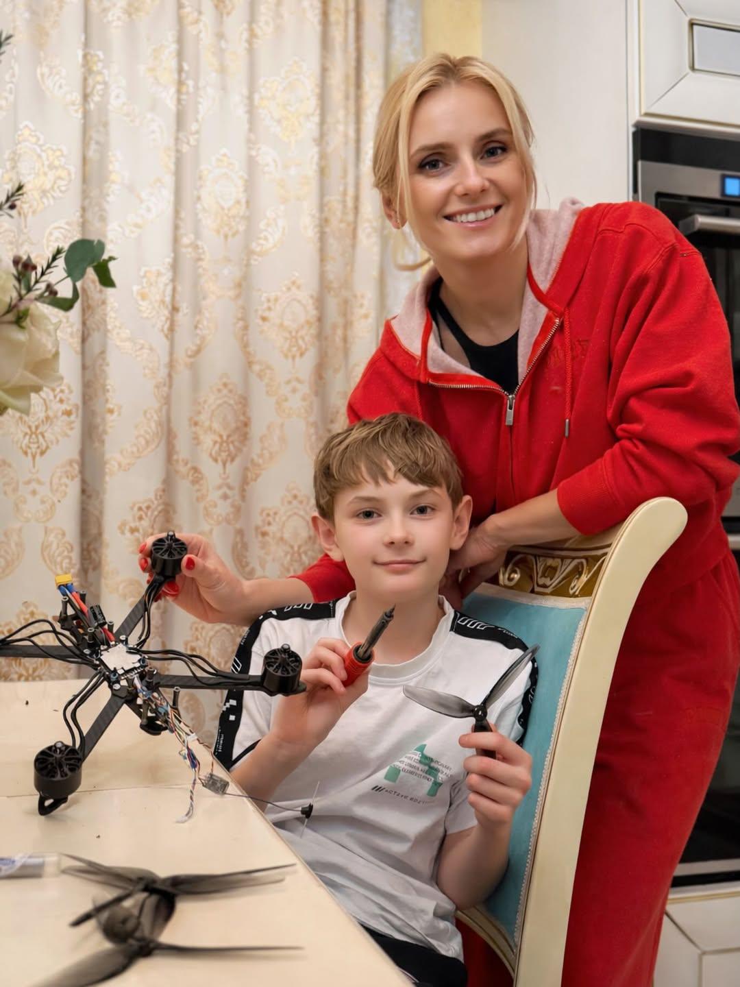 'Нас не зламати': Ірина Федишин вразила вчинком маленького сина (фото) 'Нас не зламати': Ірина Федишин вразила вчинком маленького сина (фото)