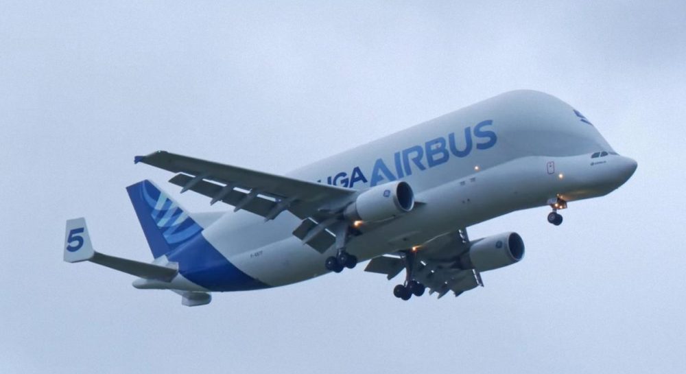 Один из самых известных самолетов в мире совершил свой последний полет (видео) Kép