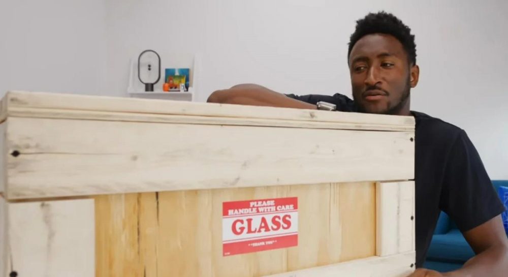 Оригінальний iPhone увімкнули вперше після майже 20 років у коробці (відео)