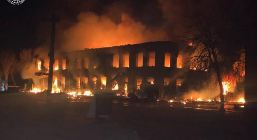 Россияне нанесли удар по магазину в Харьковской области, много пострадавших Kép