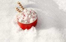 Можно ли есть снег для развлечения или выживания: врачи дали исчерпывающий ответ