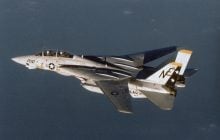 США вывели этот истребитель с эксплуатации 20 лет назад, но он до сих пор незаменим