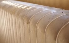 В доме станет в два раза теплее: как почистить батареи для лучшей работы