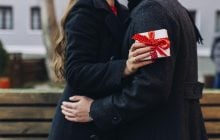 Що подарувати на 14 лютого чоловікові: 12 ідей, якщо шкарпетки вже були