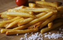 Простий трюк шеф-кухаря допоможе отримати хрустку та золотисту картоплю фрі