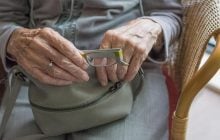 Як зрозуміти, що людина старіє правильно: лікарі перелічили 7 ознак