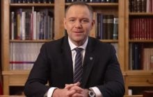 Я не спешу садиться за стол с преступником Путиным, - президент Польши