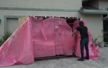 Американец испытал миниатюрный электрокар из Китая и сильно удивился, как он едет (видео)