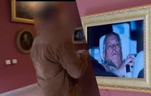 Активісти повісили у Луврі фото експринца Ендрю, якого підозрюють у зв'язках з Епштейном