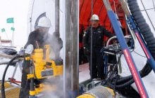 Вчені пробурили величезну свердловину в антарктичному льоду: що вони там знайшли (відео)