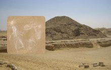 Малював на піраміді віком 4000 років: в Єгипті затримали гіда, що вирішив "розважитися"