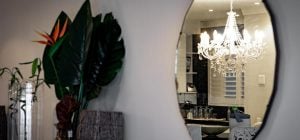 Дзеркала в жодному разі не можна мити засобом для скла: ось чому