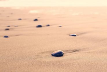 Як утворюються піщані пляжі: звідки на них пісок