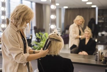 Модные стрижки 2026: молодят и выглядят дорого - варианты после 40 и 50 лет (фото)