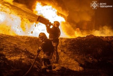 РФ массированно атаковала Одессу: на железной дороге вспыхнул пожар, есть разрушения