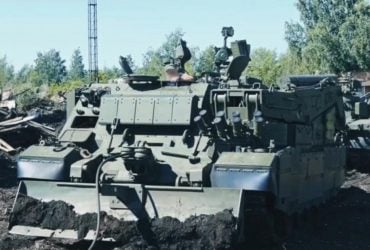 Російській армії передали нову партію бронемашин, яких окупантам дуже не вистачає (відео)