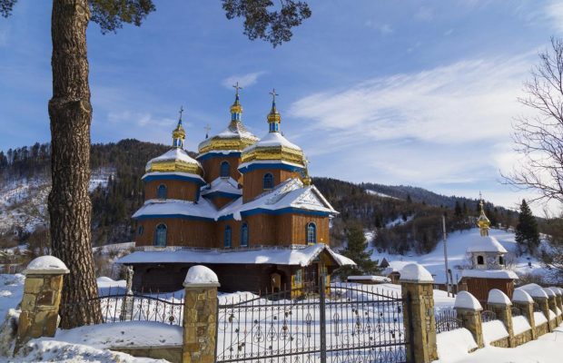 5 лютого: церковне свято сьогодні, давній звичай з хлібом і сіллю для захисту дому