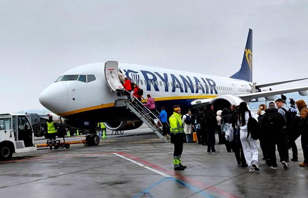 У Ryanair виступили із заявою щодо скасування рейсів на тлі паливної кризи