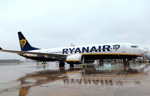 Пасажирам Ryanair радять брати у літак картонні коробки: експерт пояснив, навіщо