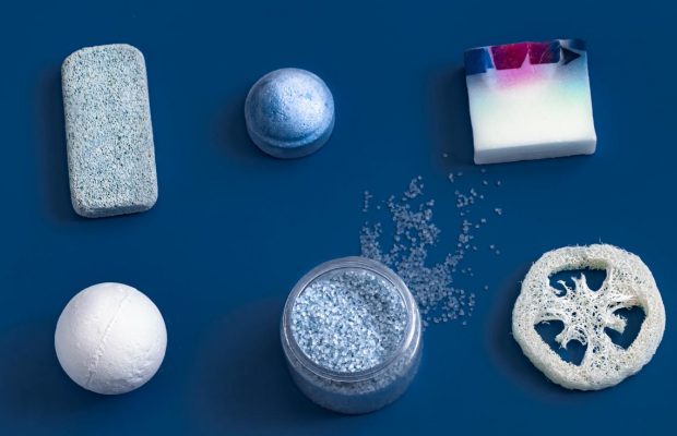 Вбиває наліт за лічені хвилини: що може вимити таблетка від посудомийної машини