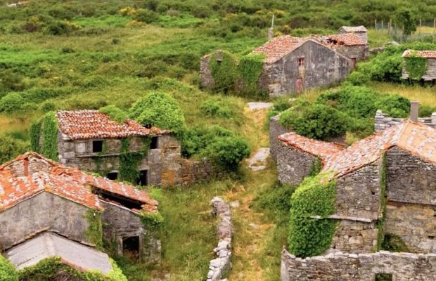 В Испании продают заброшенную деревню по смешной цене
