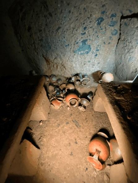 Археологи вскрыли запечатанную гробницу возрастом 2600 лет: увиденное их поразило