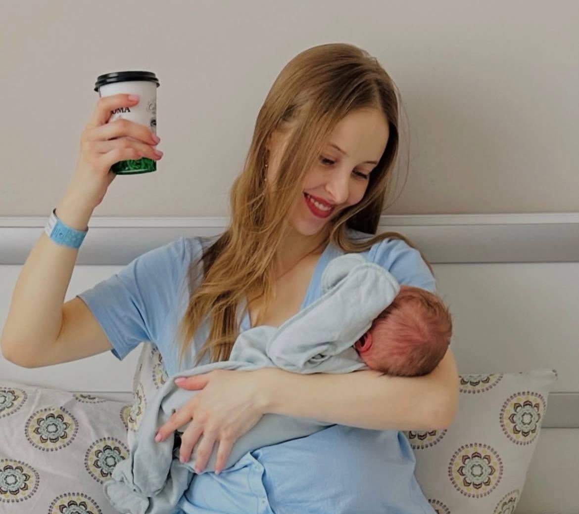 Зірка 'Кріпосної' Сагайдачна втретє стала мамою (фото)