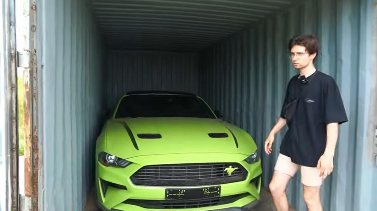 Чоловік купив таємничий контейнер за 25 тисяч доларів: що він знайшов всередині Чоловік купив таємничий контейнер за 25 тисяч доларів: що він знайшов всередині