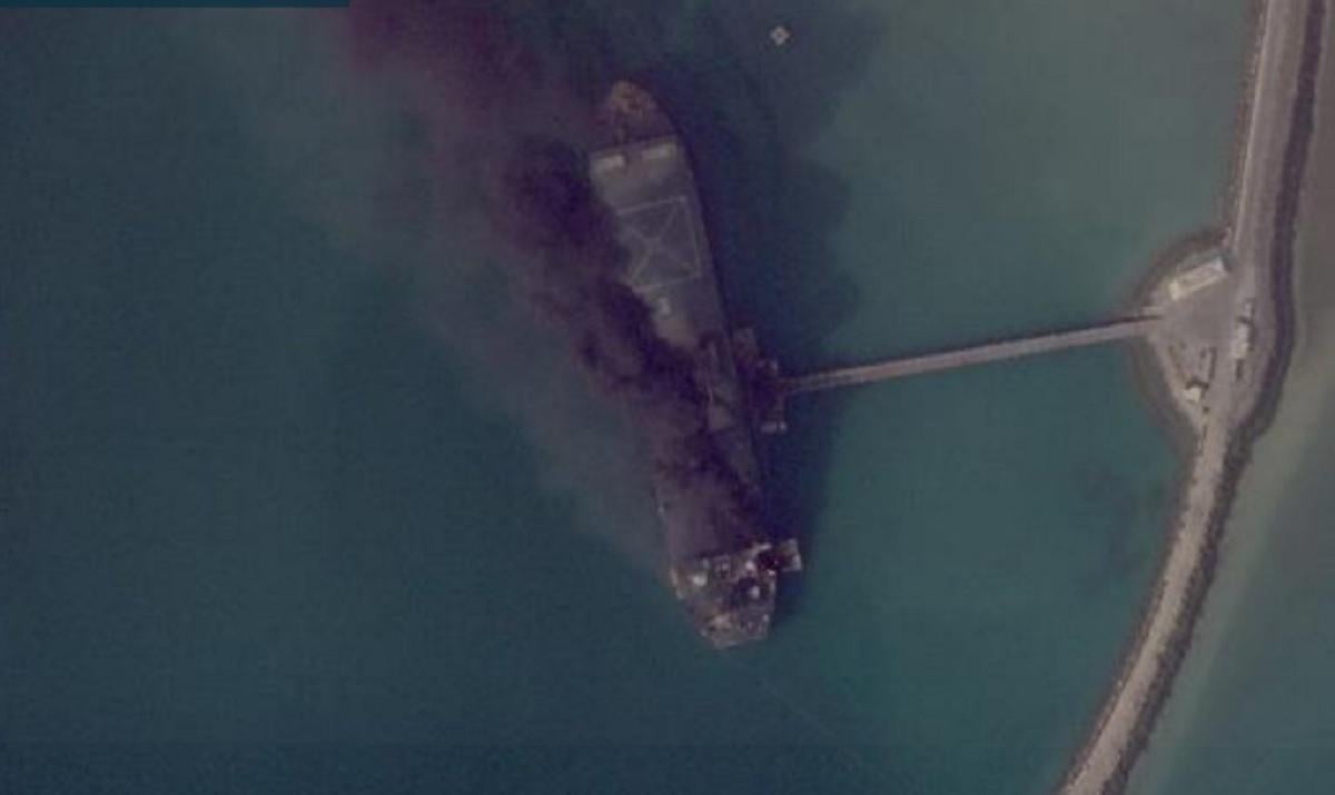 Іран втратив свій єдиний експедиційний корабель: як це сталося (фото) Іран втратив свій єдиний експедиційний корабель: як це сталося (фото)